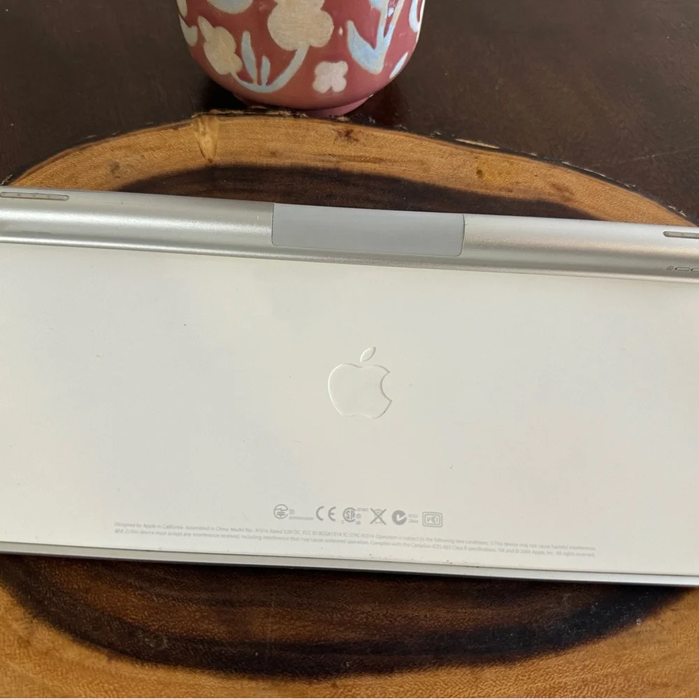Apple Bluetooth Model Magic A1314 Wireless Keyboard
